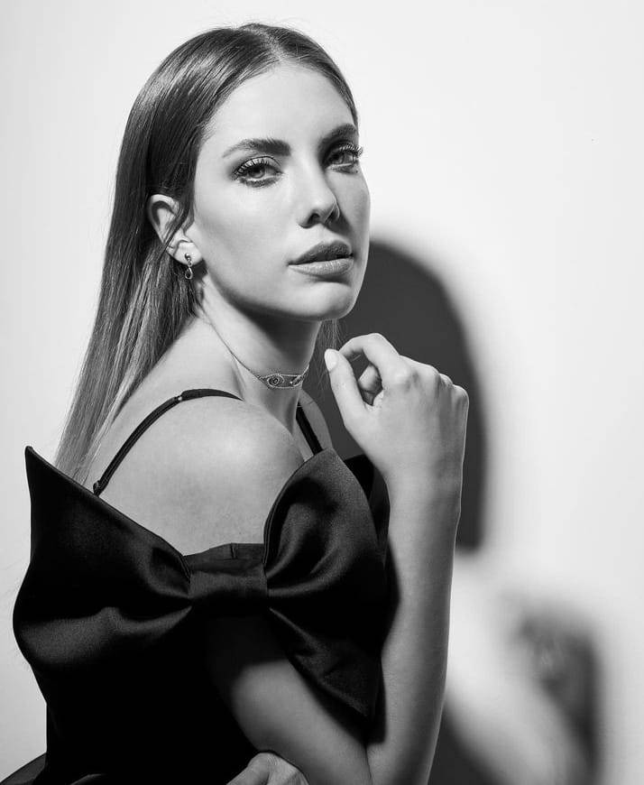 Eda Ece'den romantik paylaşım geldi: Evimizin direği 4